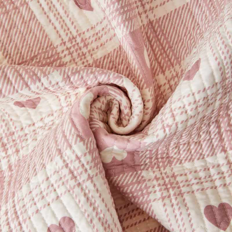 Linge de lit matelassé en pur coton avec motif cœur et carreaux