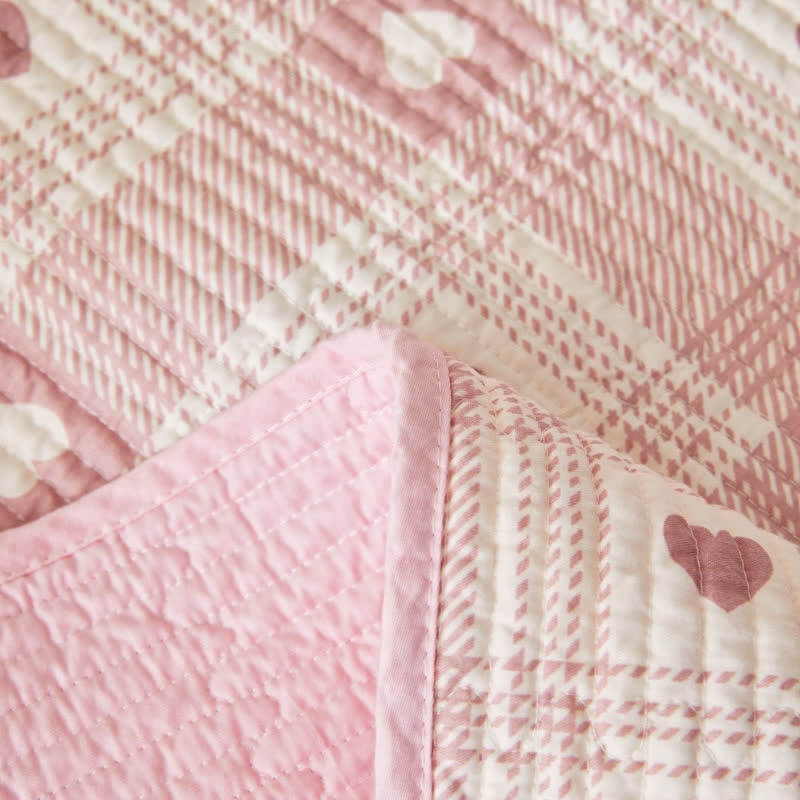 Linge de lit matelassé en pur coton avec motif cœur et carreaux