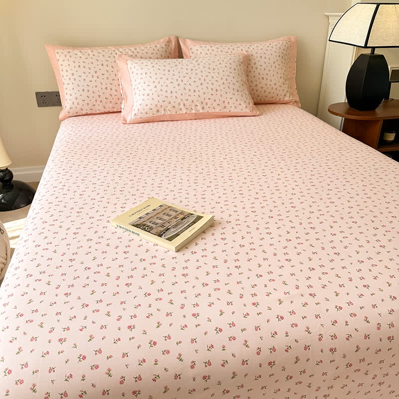 Couvre-lit doux en pur coton avec une élégante rose