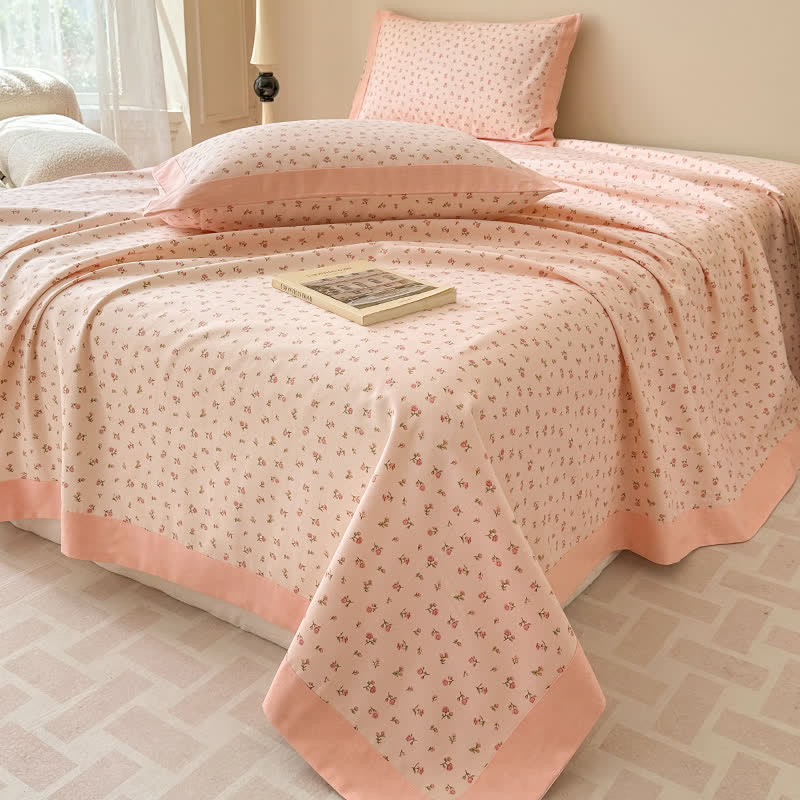 Couvre-lit doux en pur coton avec une élégante rose