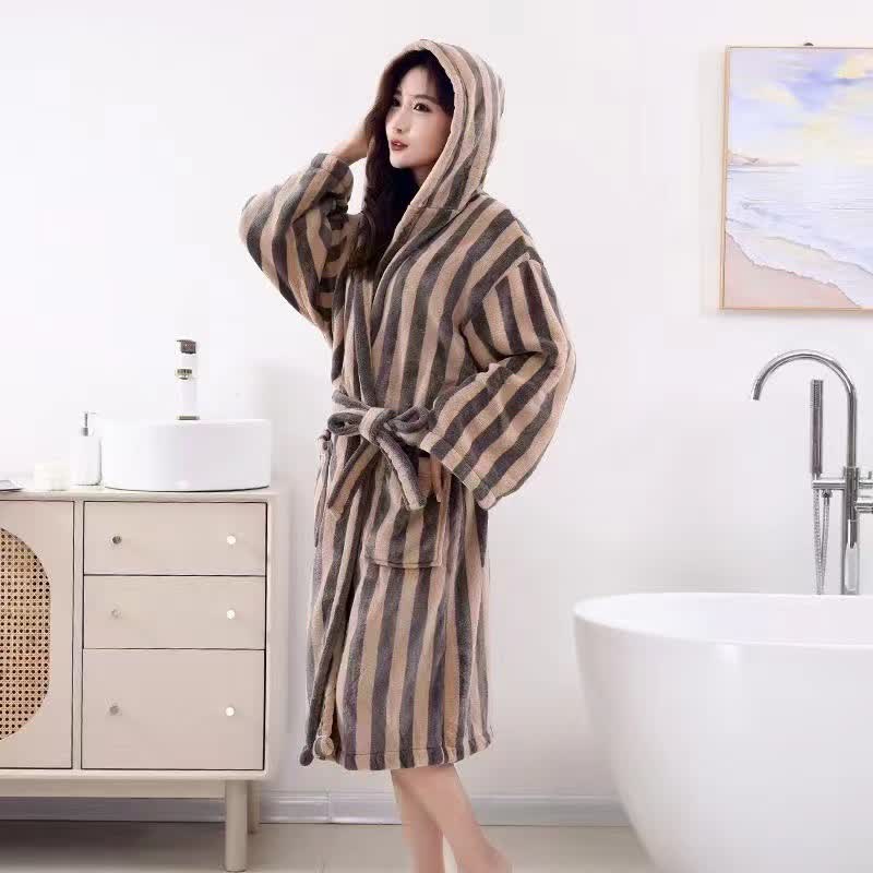 Peignoir polaire confortable avec capuche Modern Line