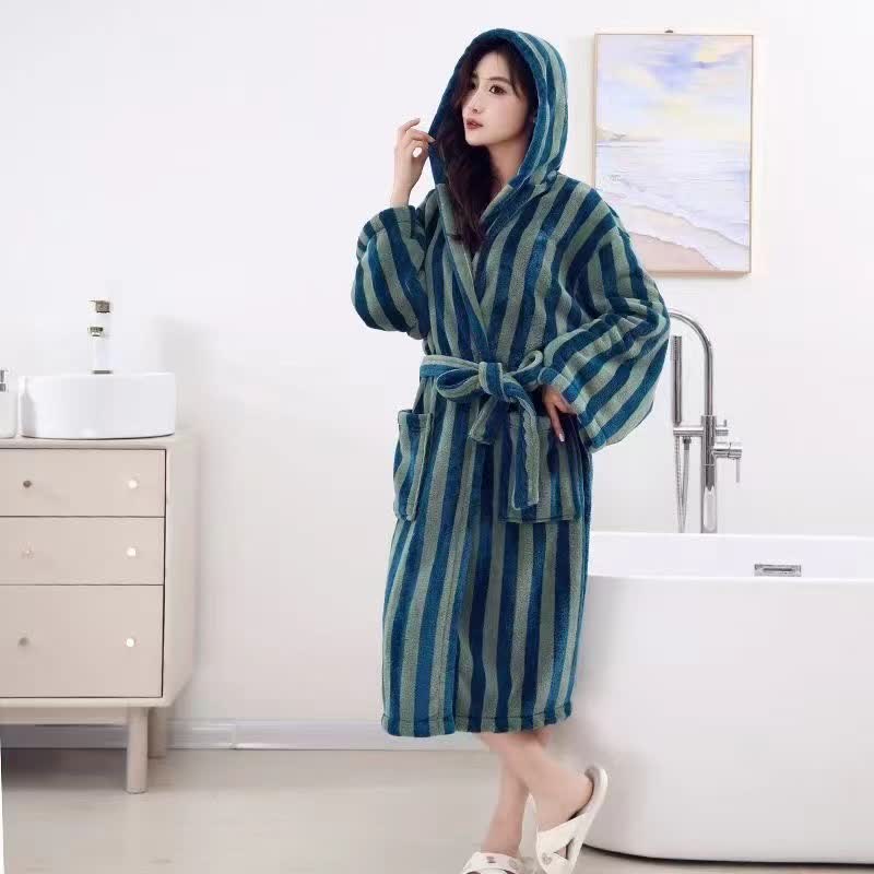Peignoir polaire confortable avec capuche Modern Line