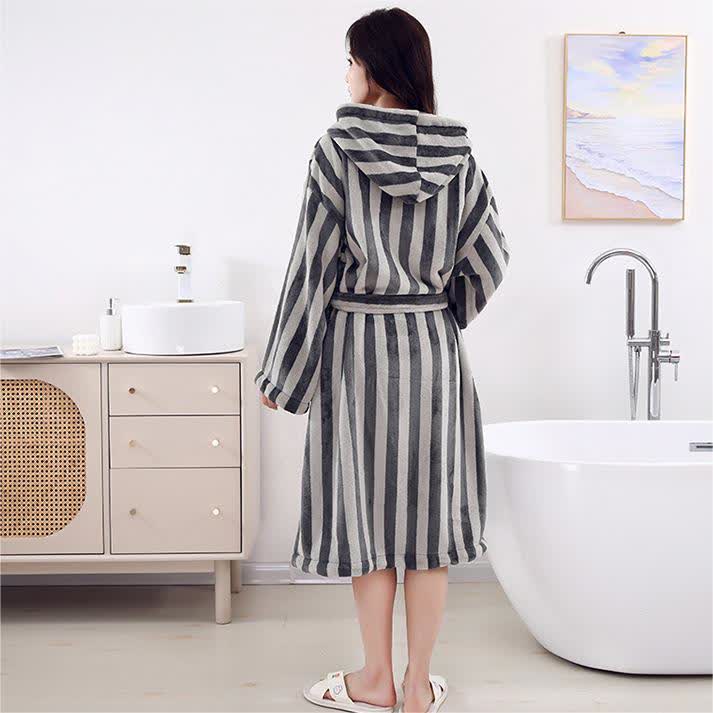 Peignoir polaire confortable avec capuche Modern Line