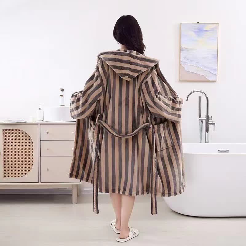 Peignoir polaire confortable avec capuche Modern Line