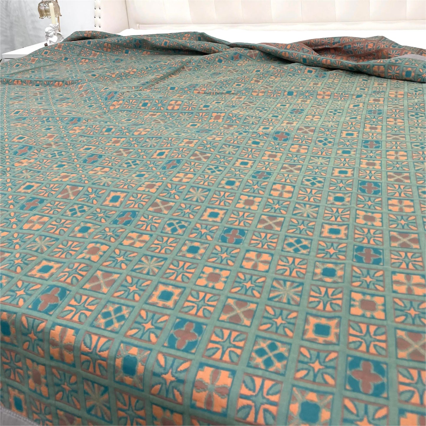 Couette réversible en pur coton à carreaux et motif floral