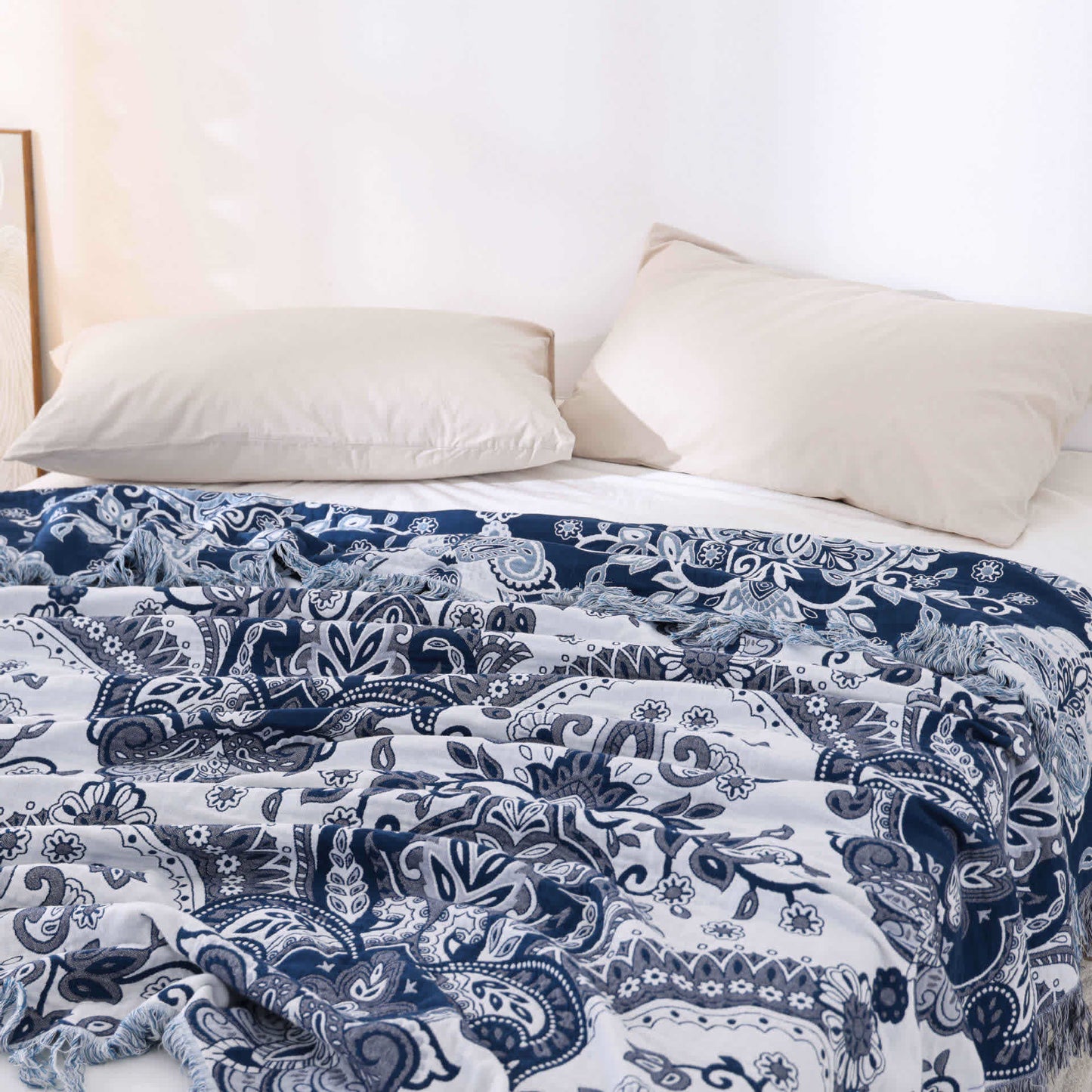 Couette légère en coton avec motif cachemire rétro et pompons