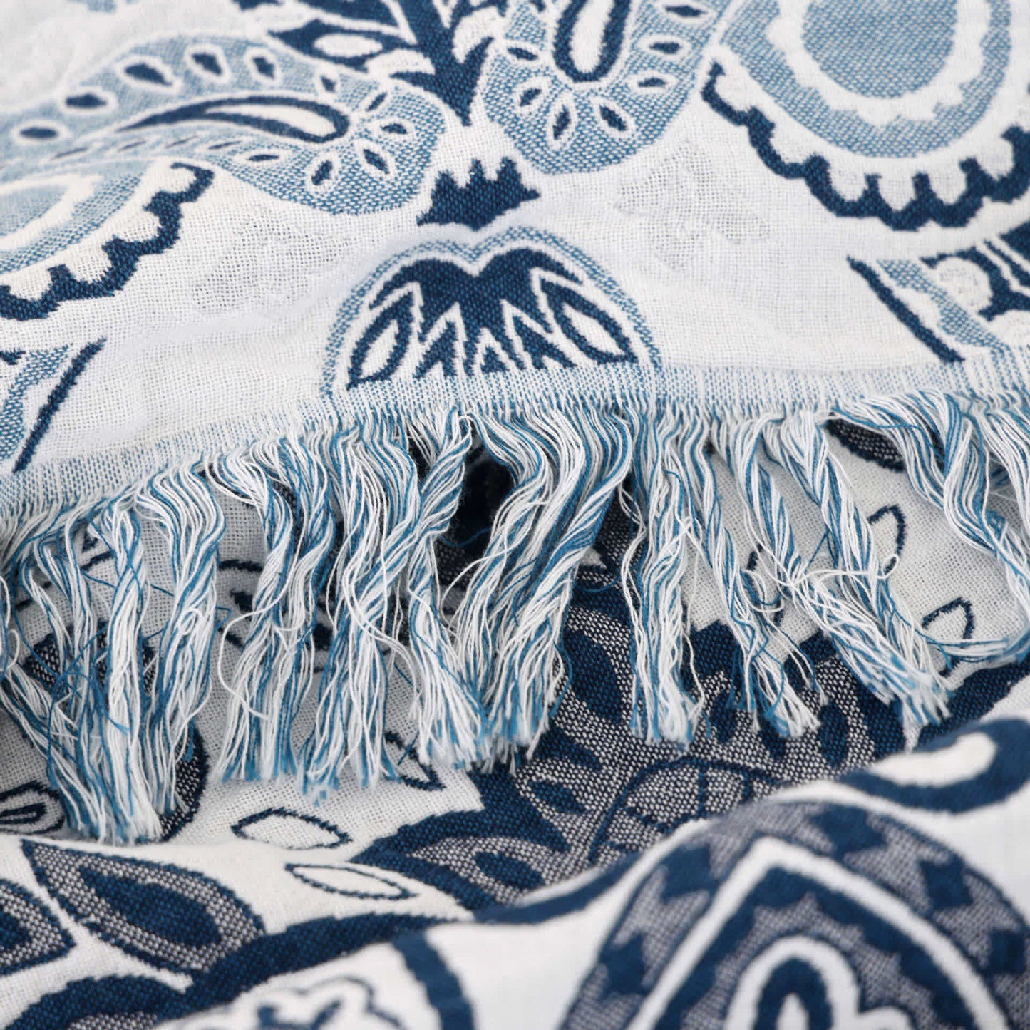 Couette légère en coton avec motif cachemire rétro et pompons