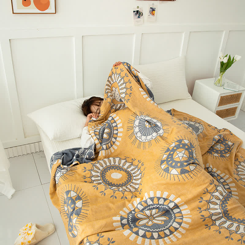 Couverture en gaze de coton à quatre couches avec motif floral