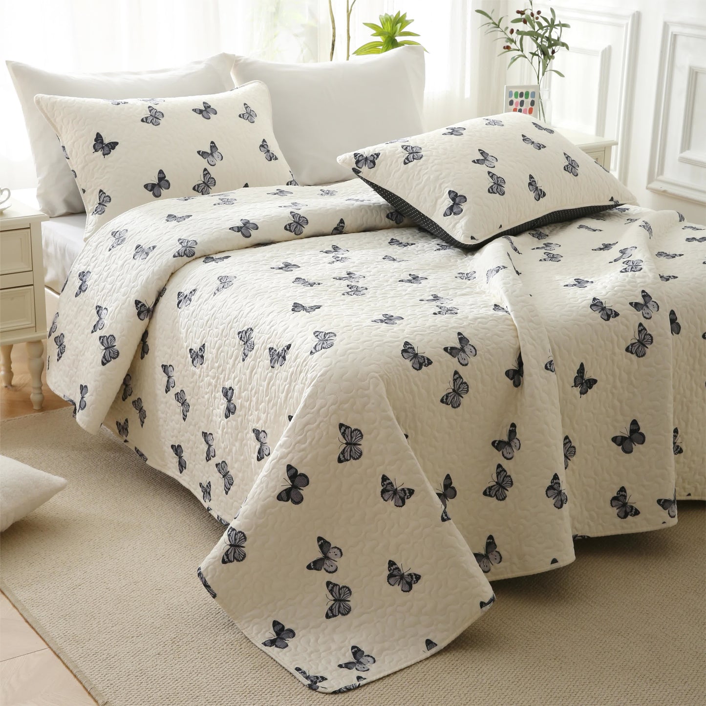 Linge de lit matelassé élégant en pur coton avec motif papillon