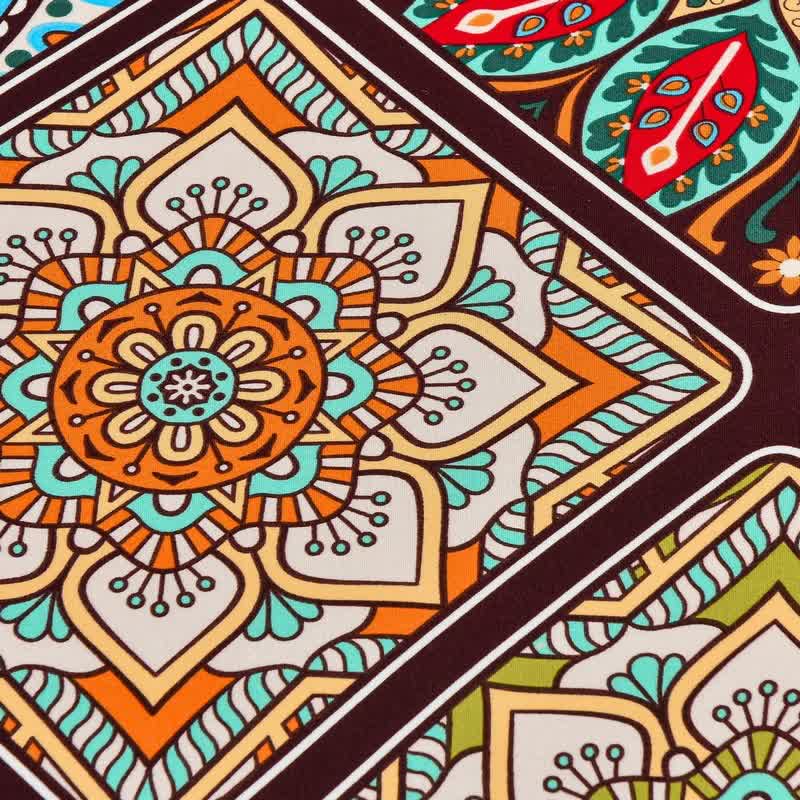 Housse de canapé élastique avec des fleurs de mandala rétro