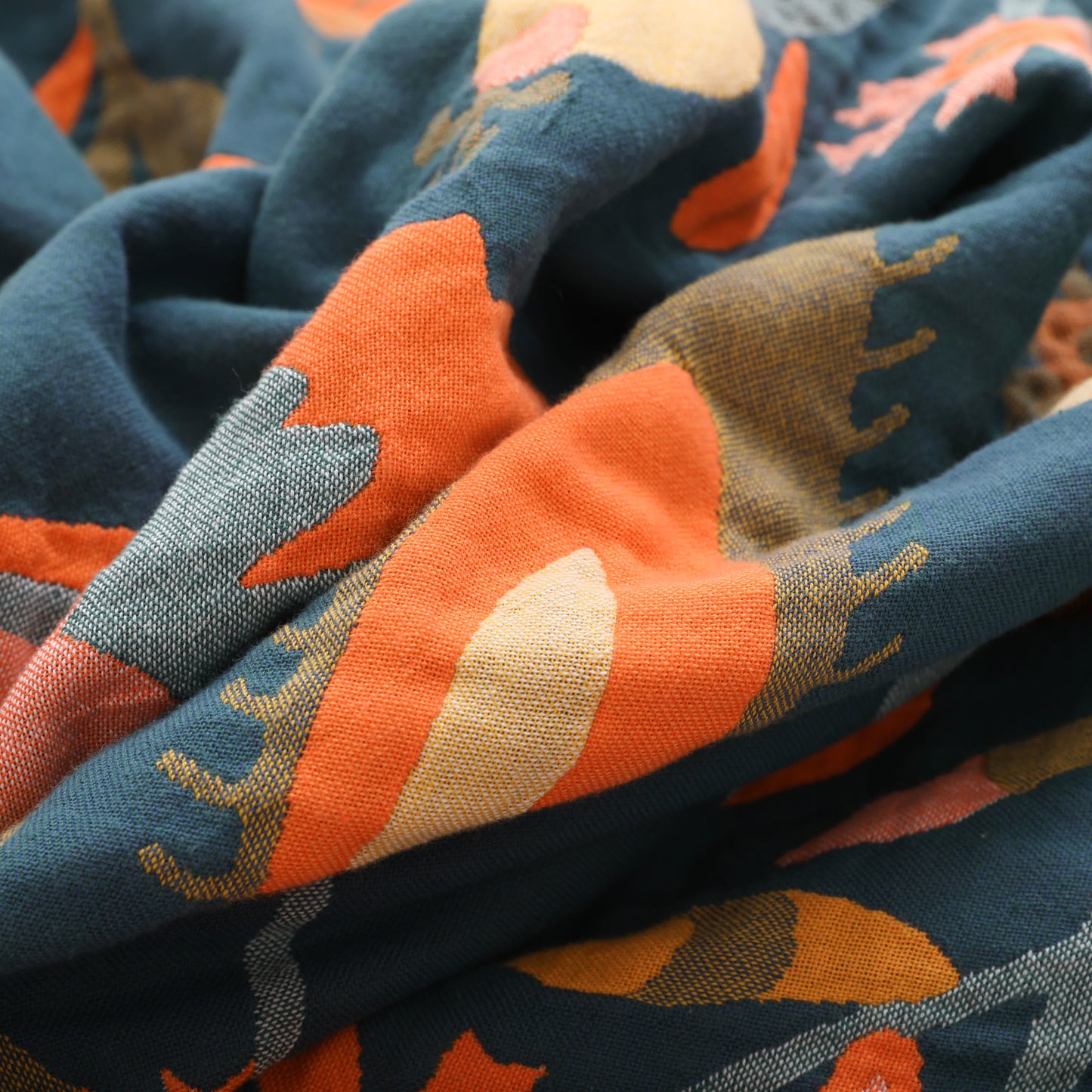 Couette en gaze de coton respirante avec pompons et motif floral