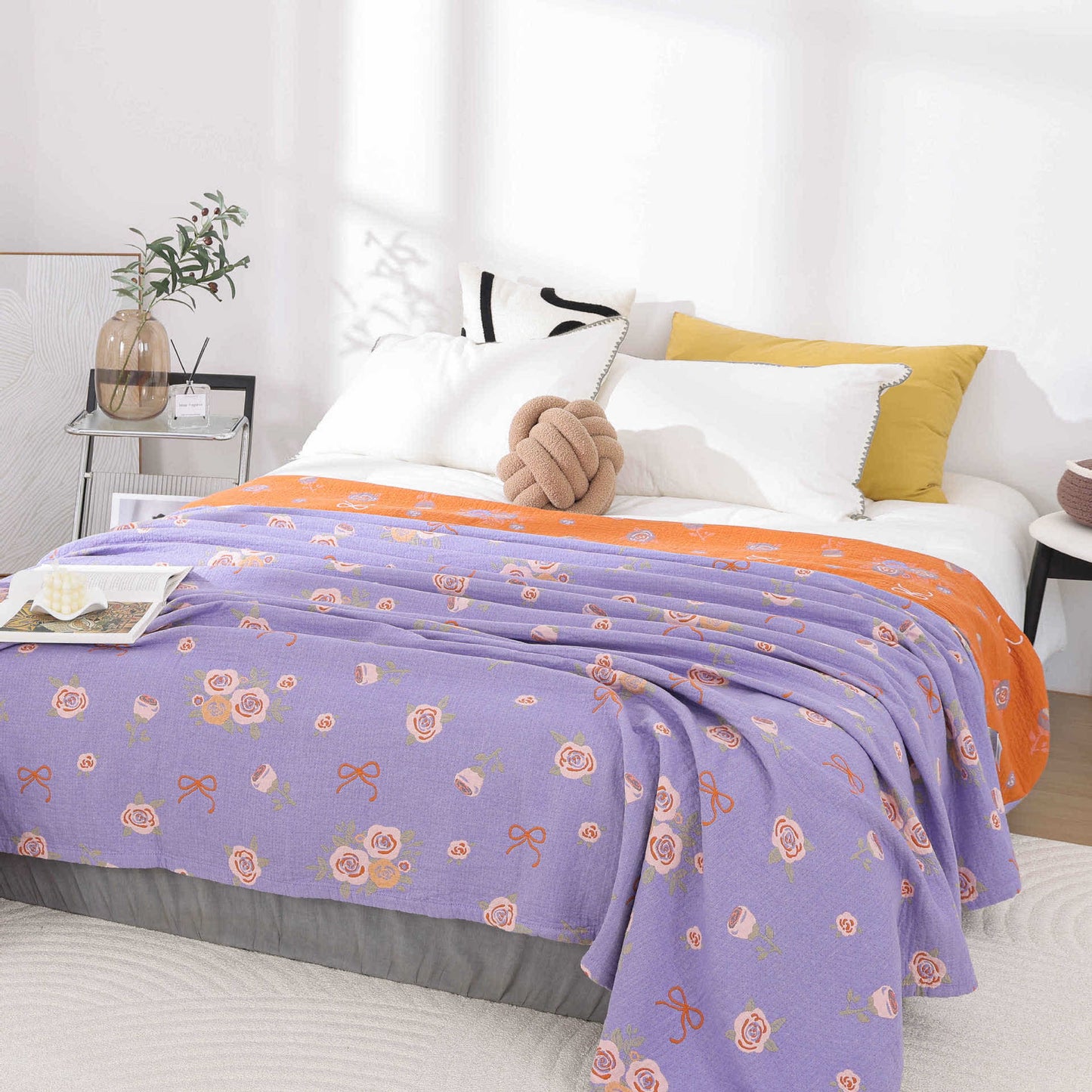 Couette en gaze de coton avec nœud et rose