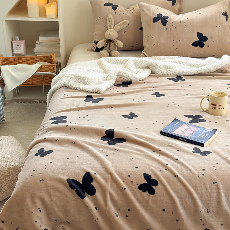 Couverture Sherpa à motif papillon rustique