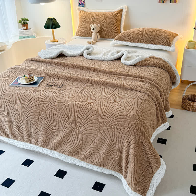 Couverture Sherpa moelleuse et douce avec structure en coquille