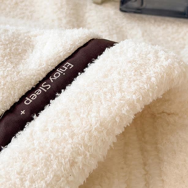 Couverture polaire moelleuse au style simple