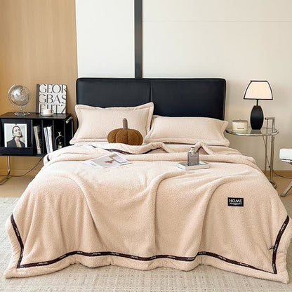 Couverture polaire moelleuse au style simple