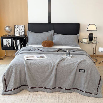 Couverture polaire moelleuse au style simple