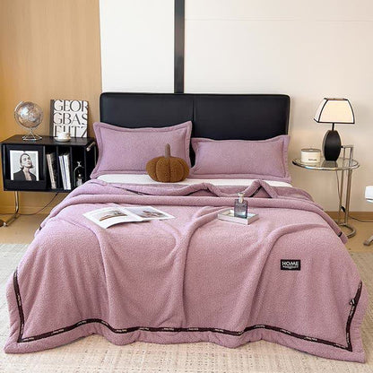 Couverture polaire moelleuse au style simple