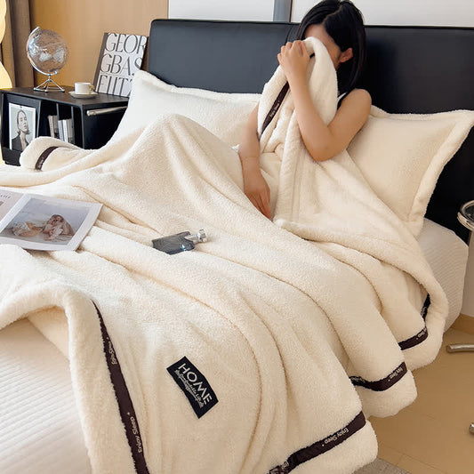 Couverture polaire moelleuse au style simple