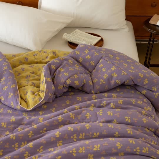 Couette double épaisseur en gaze jacquard à motif floral