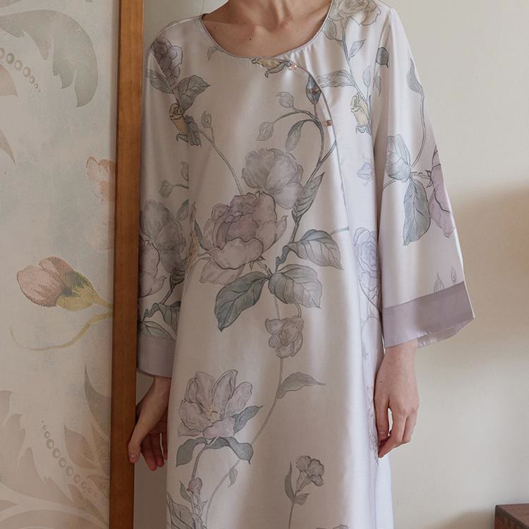 Élégante chemise de nuit en lyocell à motif floral