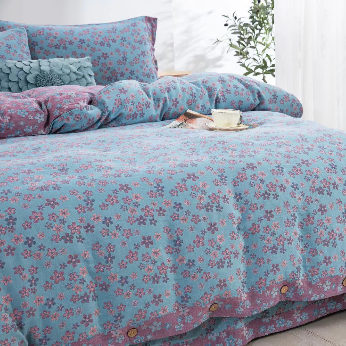 Parure de lit en gaze de coton avec boutons fleuris (4 pièces)