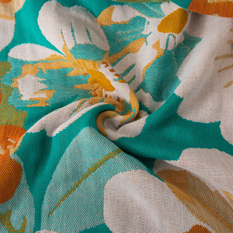 Serviette de bain en gaze de coton avec des fleurs en fleurs