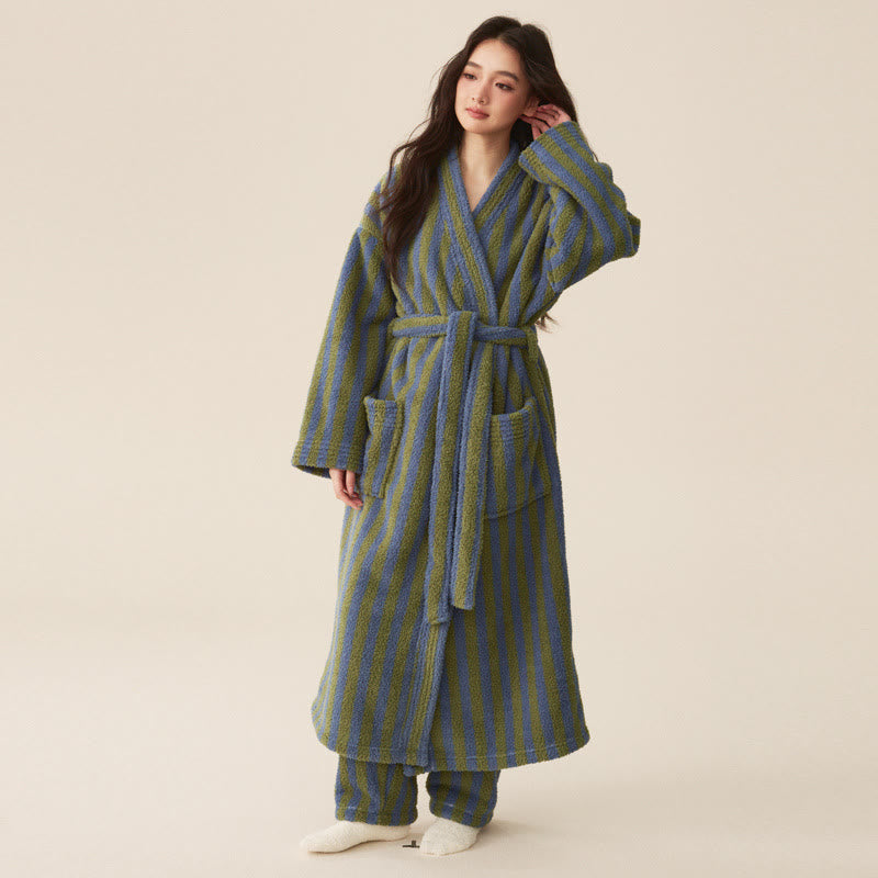 Peignoir long d'hiver en polaire à rayures modernes - Peignoir avec pantalon - vert foncé - XL femme - image 1