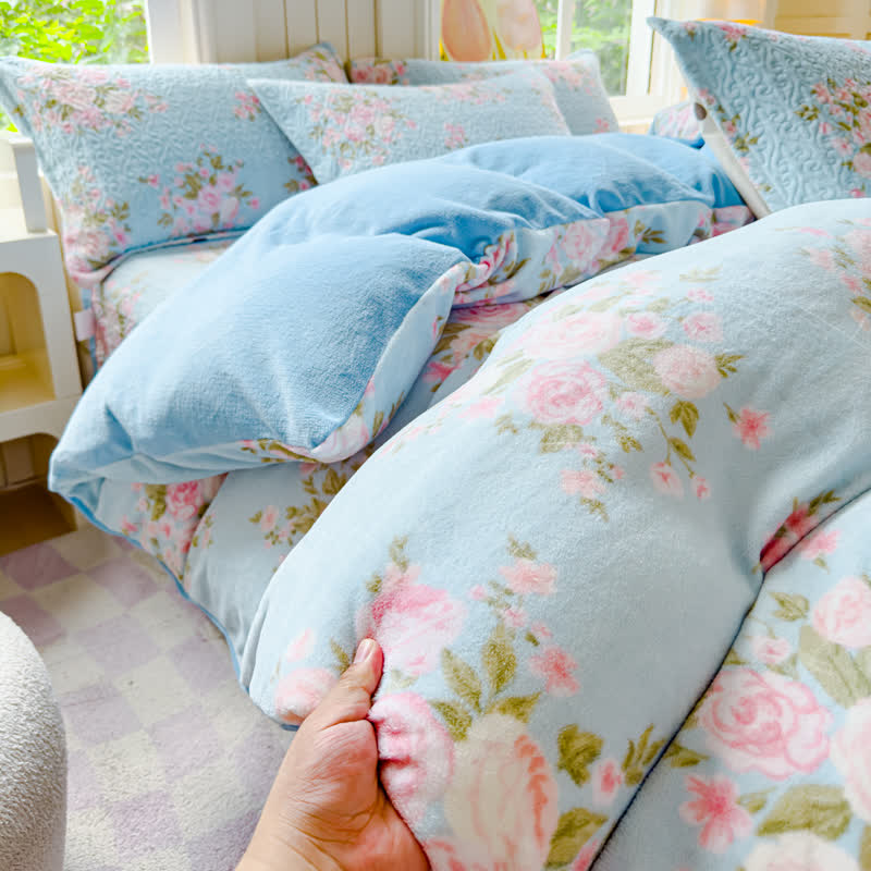 Parure de lit d'hiver avec un élégant motif floral en velours (4 pièces)