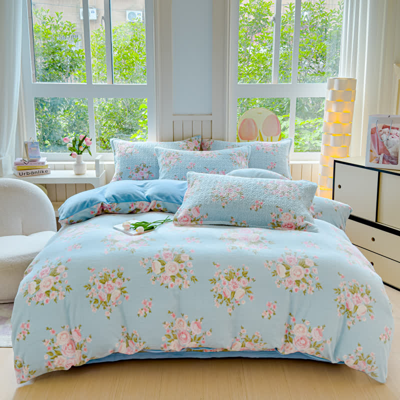 Parure de lit d'hiver avec un élégant motif floral en velours (4 pièces)