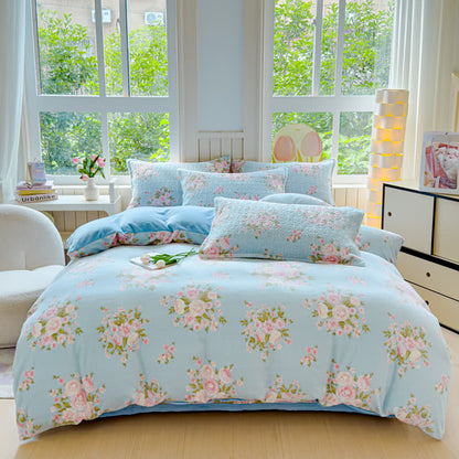 Parure de lit d'hiver avec un élégant motif floral en velours (4 pièces)