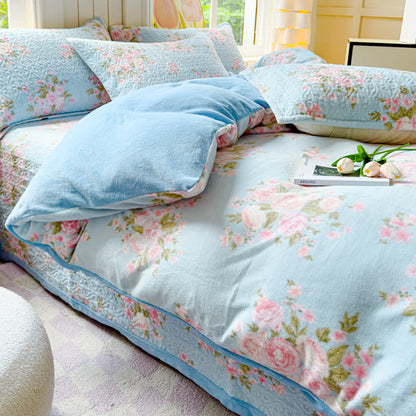 Parure de lit d'hiver avec un élégant motif floral en velours (4 pièces)