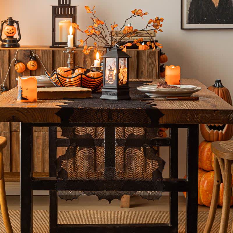 Chemin de table d'Halloween avec toile d'araignée et chauve-souris