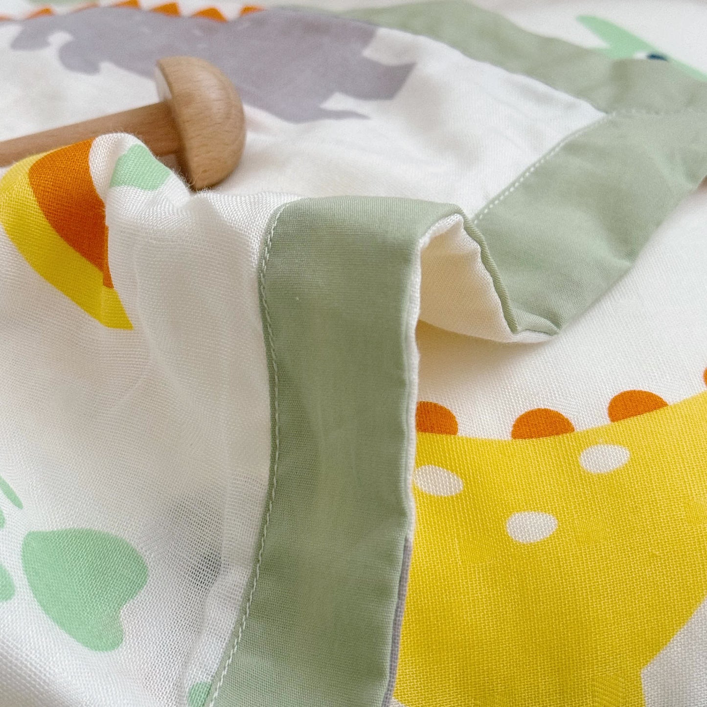 Couverture pour tout-petits en fibre de bambou motif dinosaure arc-en-ciel