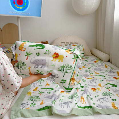 Couette en fibre de bambou avec des animaux de la jungle pour les tout-petits