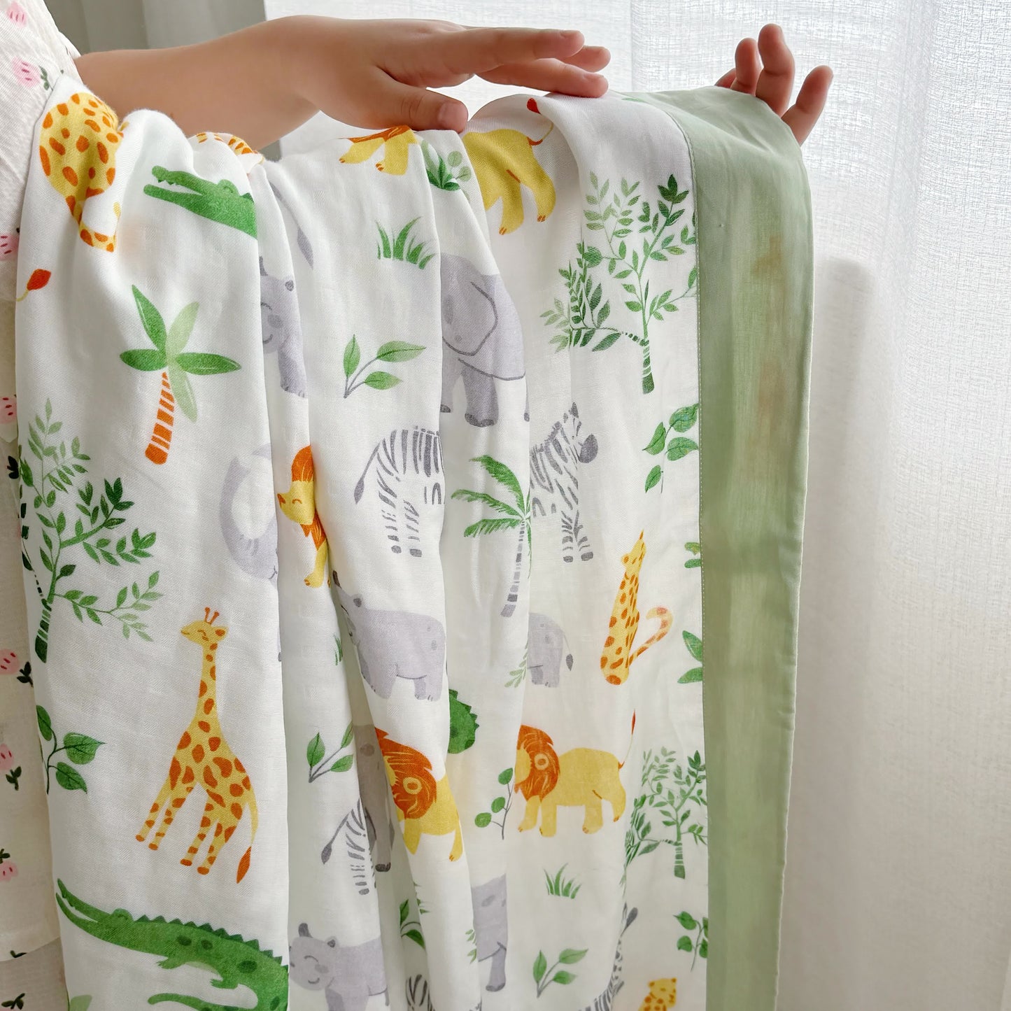 Couette en fibre de bambou avec des animaux de la jungle pour les tout-petits