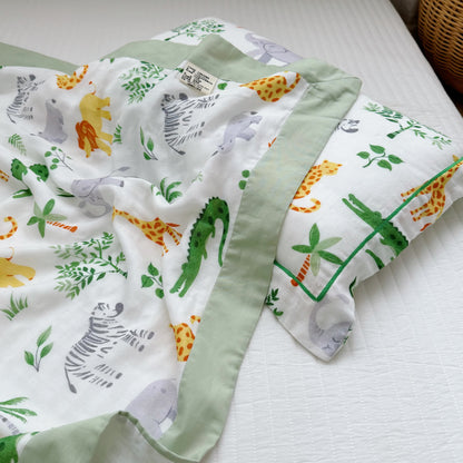 Couette en fibre de bambou avec des animaux de la jungle pour les tout-petits