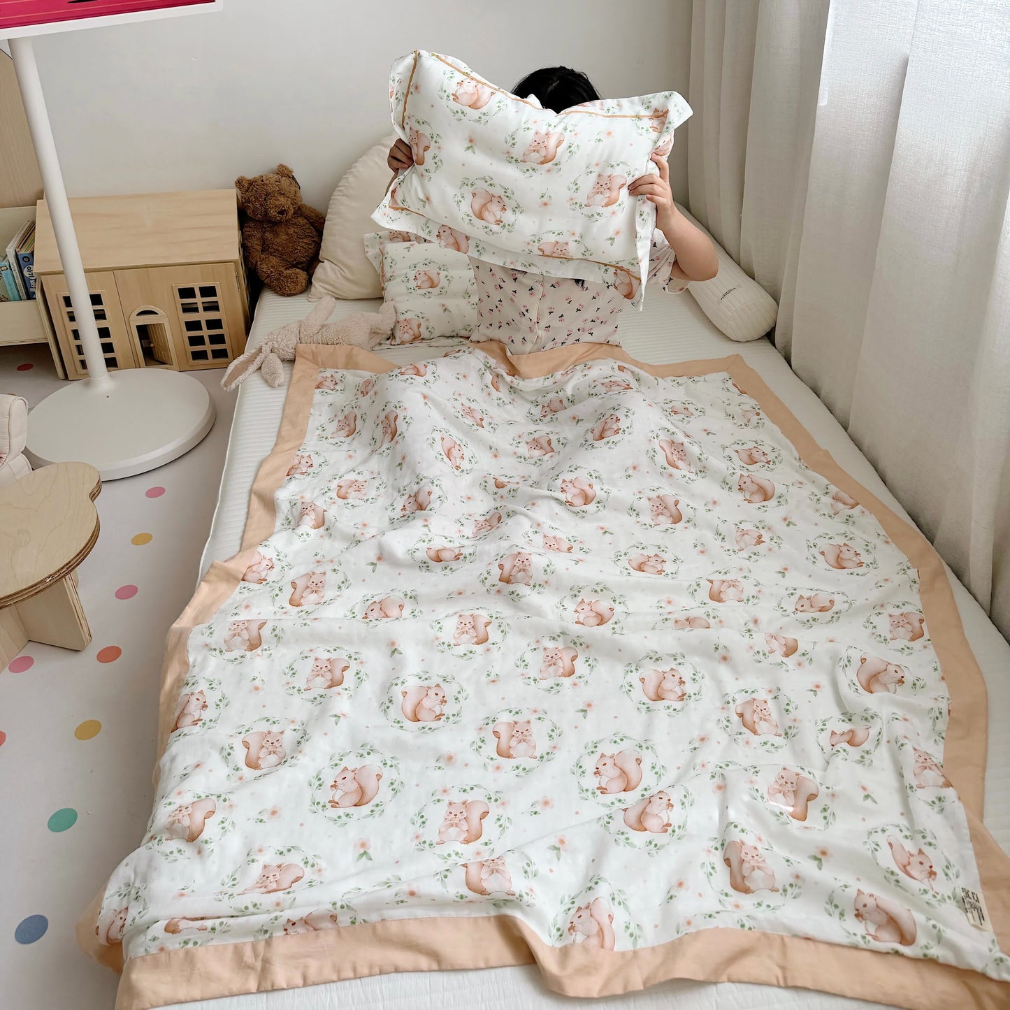Couette en fibre de bambou motif écureuil pour bébés et tout-petits