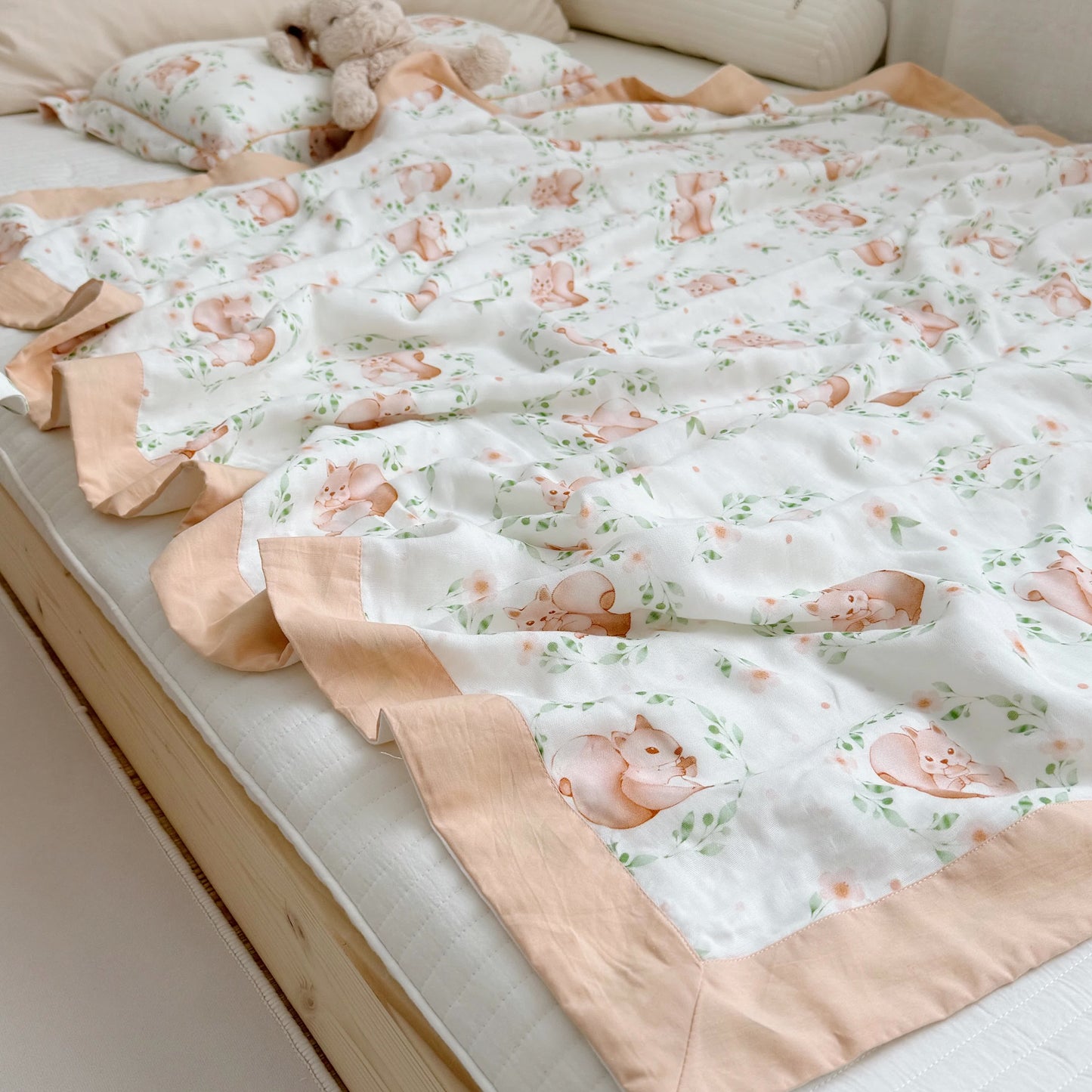 Couette en fibre de bambou motif écureuil pour bébés et tout-petits