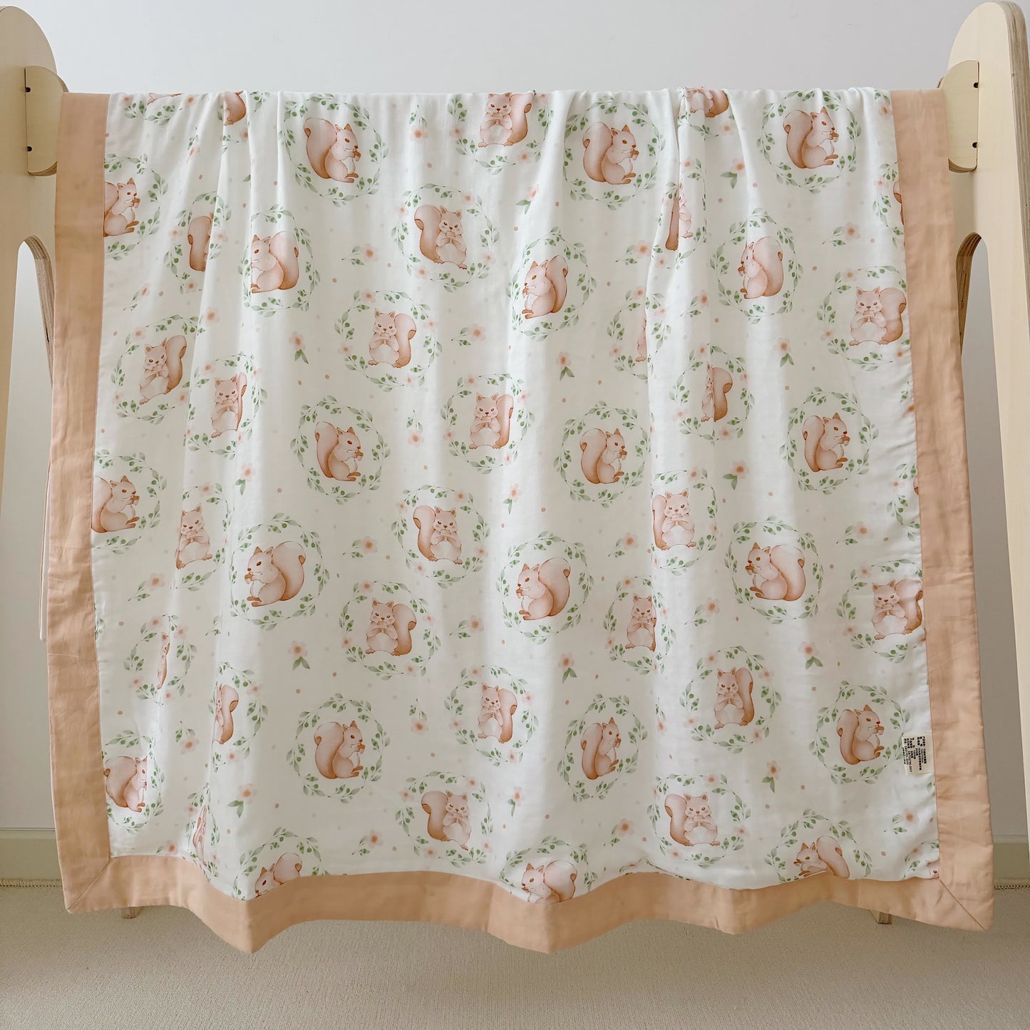 Couette en fibre de bambou motif écureuil pour bébés et tout-petits