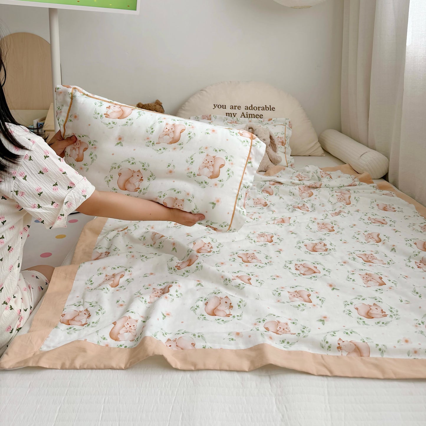 Couette en fibre de bambou motif écureuil pour bébés et tout-petits