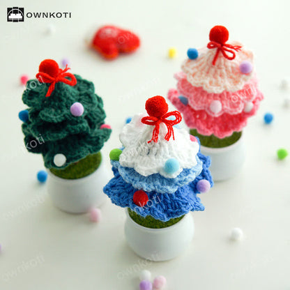 Décorations de sapin de Noël tissées à la main dans un pot