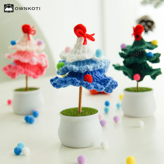 Décorations de sapin de Noël tissées à la main dans un pot