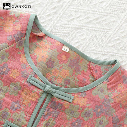 Ensemble de nuit en gaze de coton avec boutons grenouille et motif floral