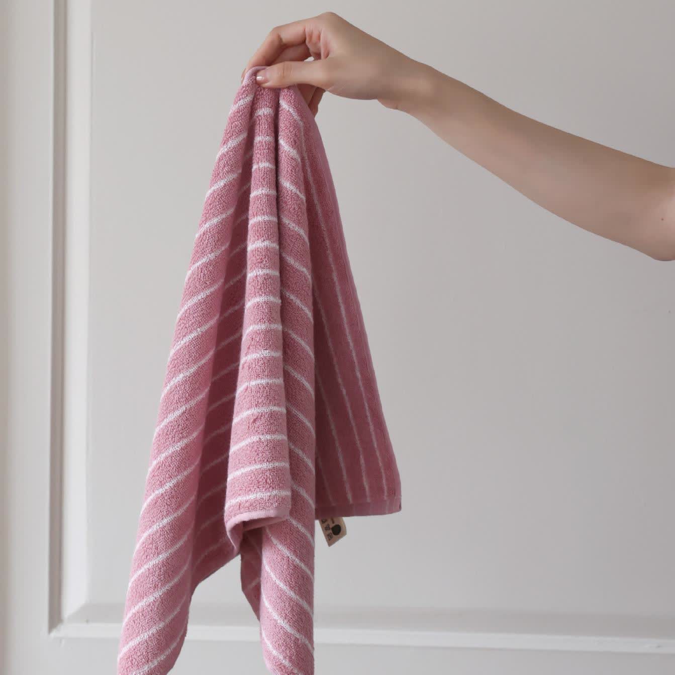 Serviette en coton peigné, rayée, absorbante