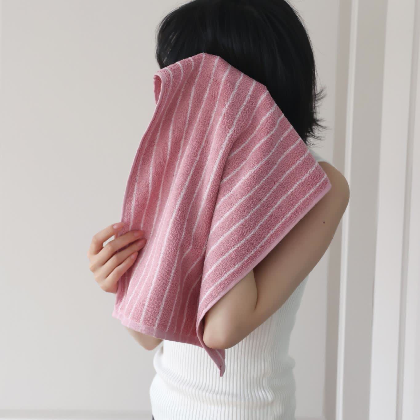 Serviette en coton peigné, rayée, absorbante