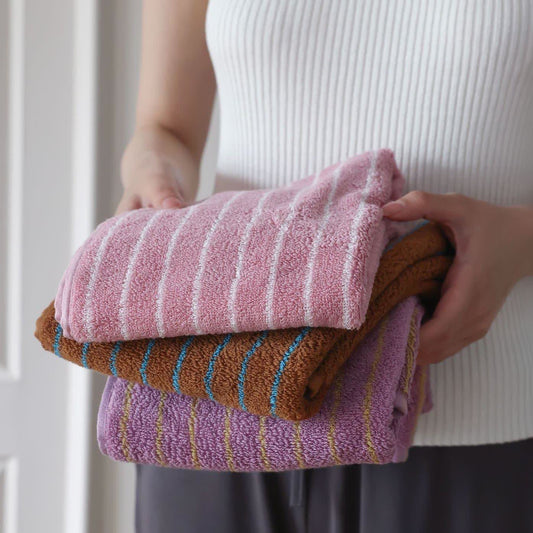 Serviette en coton peigné, rayée, absorbante