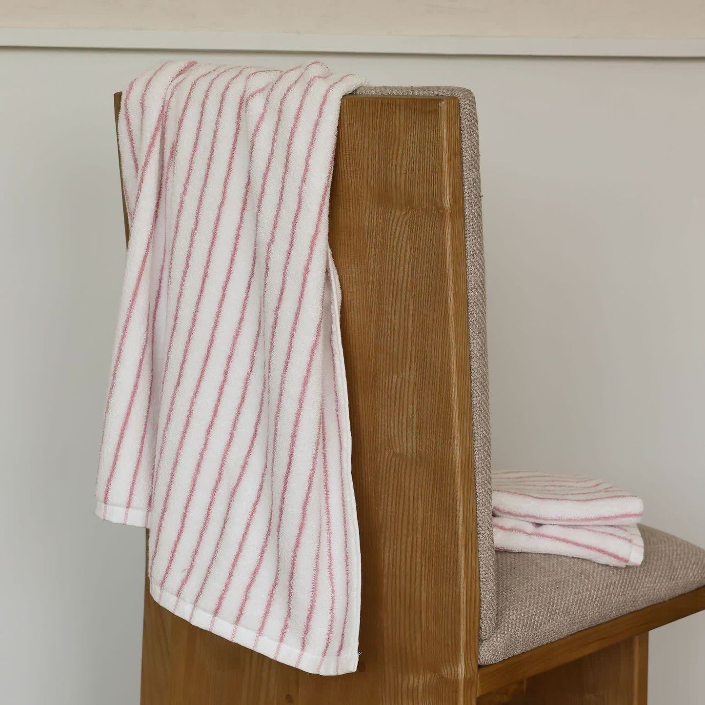 Serviette en coton peigné, rayée, absorbante
