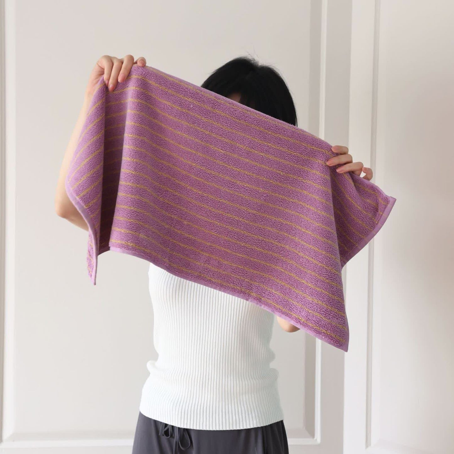 Serviette en coton peigné, rayée, absorbante