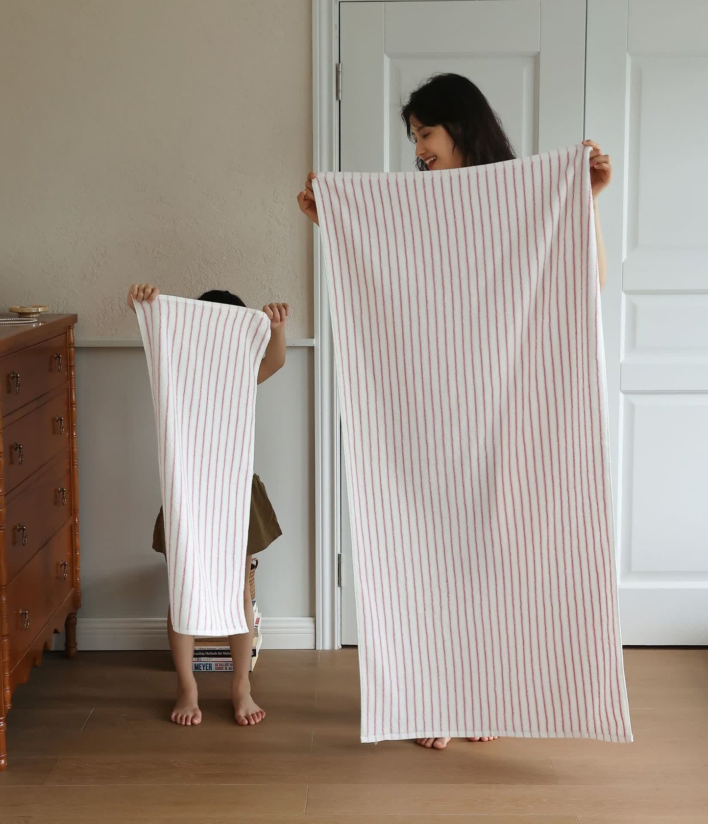 Serviette en coton peigné, rayée, absorbante